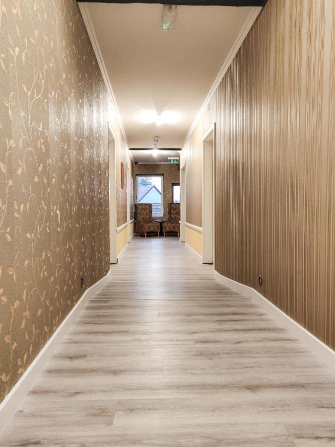 Hotel Dom Weselny Pod Kasztanem à Luban Extérieur photo